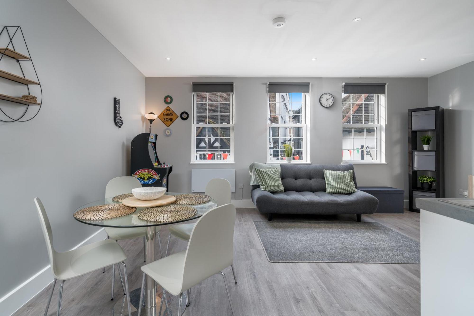 Luxury Flat With Private Terrace In The Heart Of Kingston *